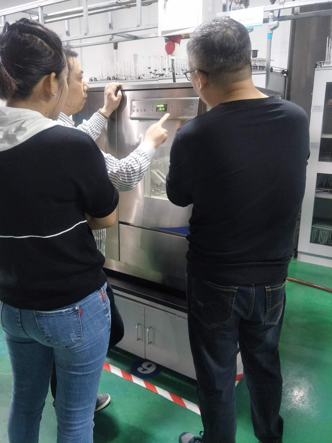 喜瓶者辽宁省总代理来公司进行培训